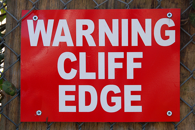 fiscal-cliff-edge
